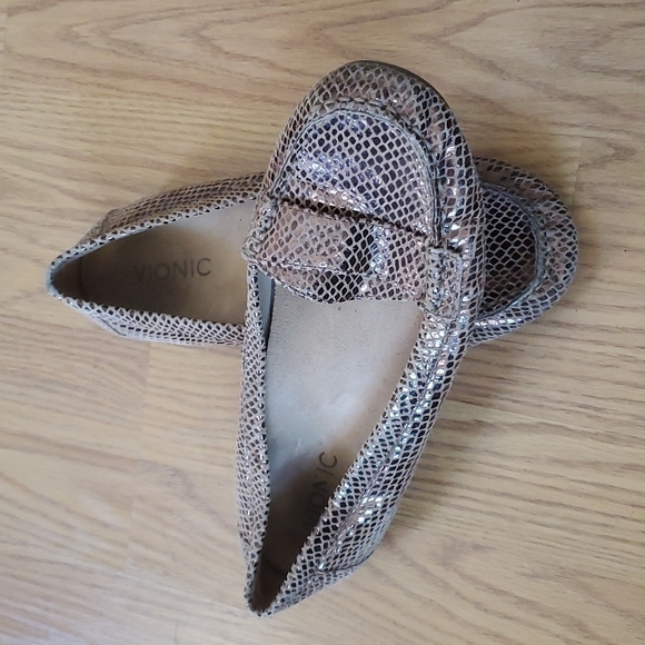 Vionic Larrun Copper Metallic Leather Loafers Size 7 - Picture 1 of 8